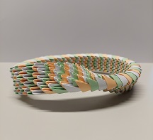 M&ouml;bius band made of single paper pieces